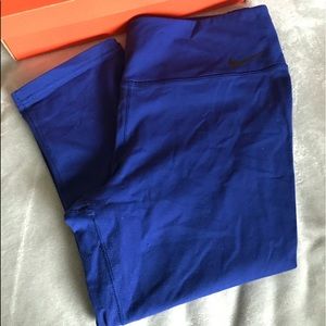 💜Nike blue Capri pants.💜